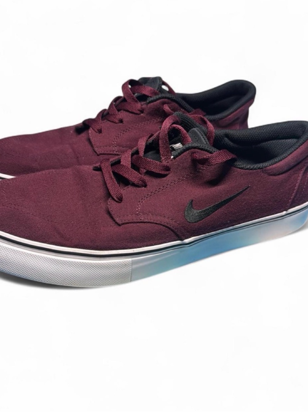 Nike Men's Low-Top Sneakers in Burgundy with Black Swoosh